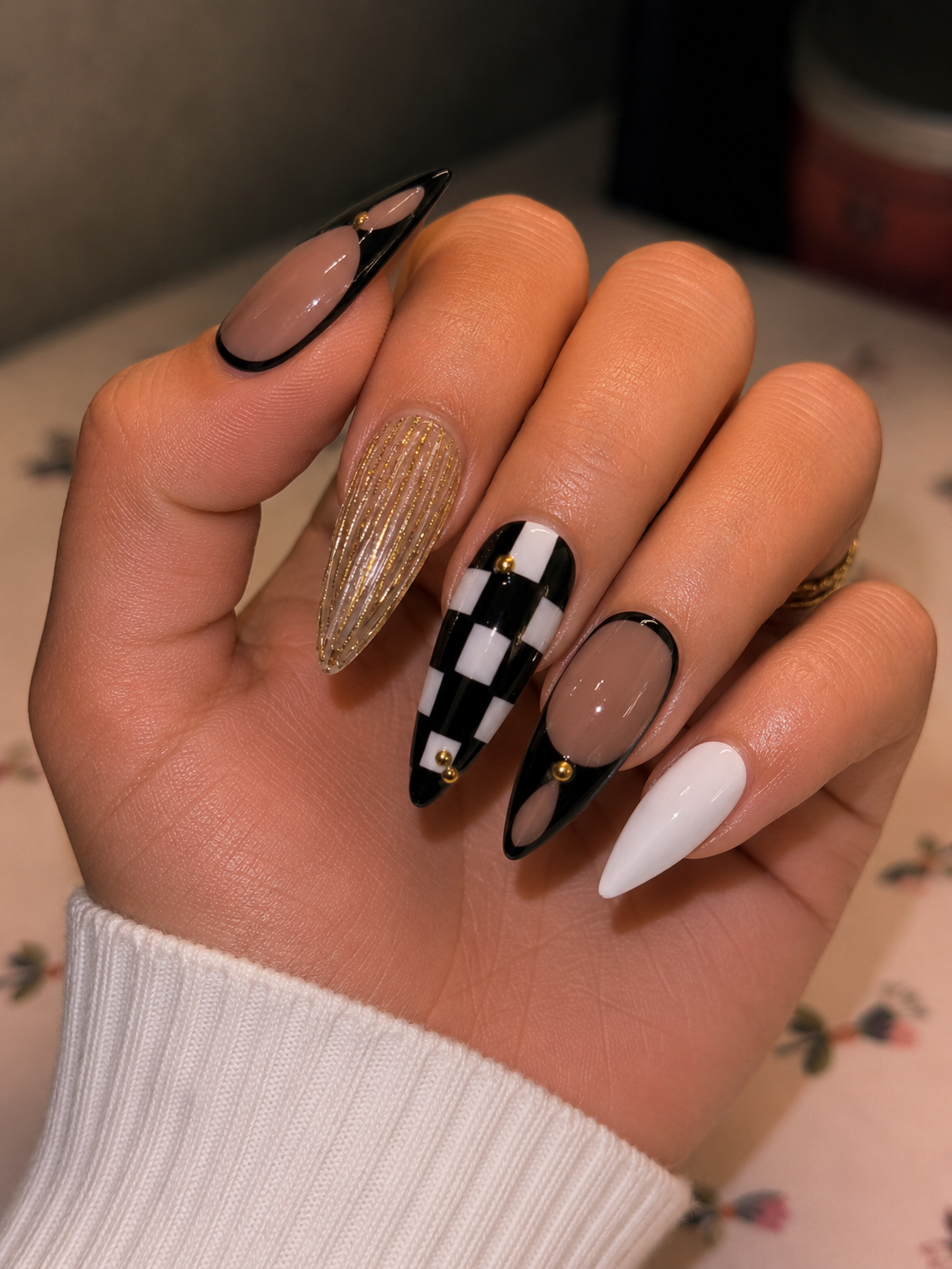 Stiletto nail set